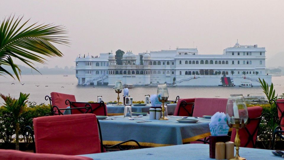 From Udaipur: Private Udaipur City of Lakes Sightseeing Tour - Key Points