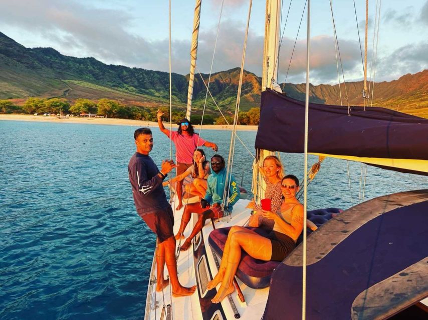 Oahu: Sunset sailing in small intimate groups - Who will love this tour?