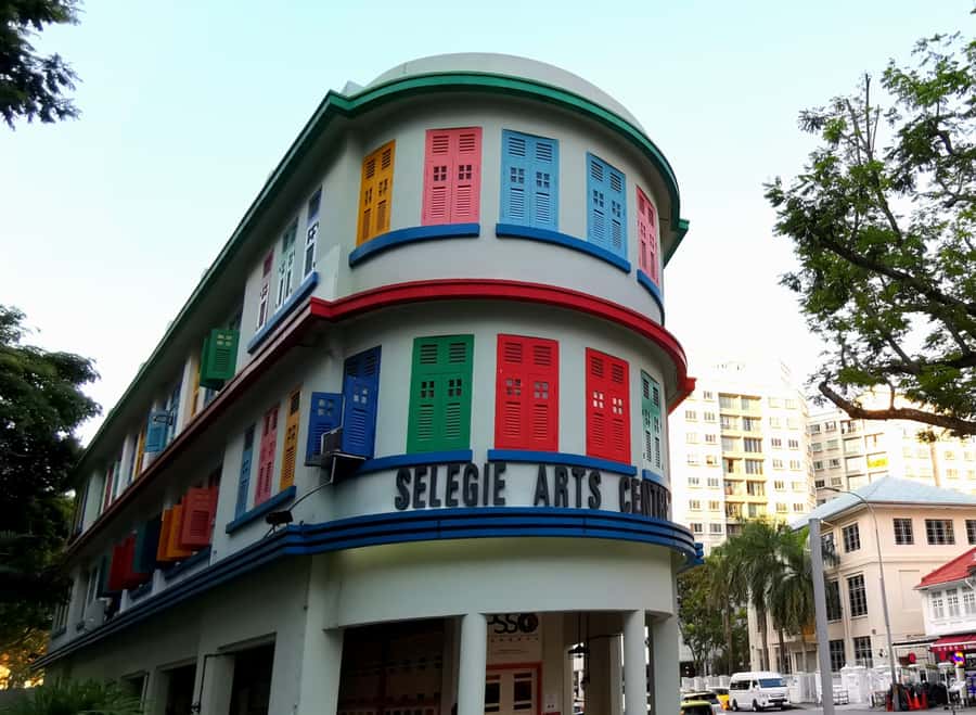 Singapore: Hidden Gems Kick Scooter Tour w/Dinner - Who Should Consider This Tour?