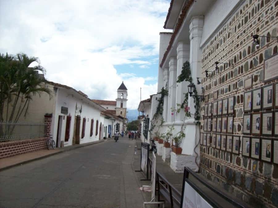 From Medellín: Private Santa Fe de Antioquia Tour - Visiting the Occidente Bridge