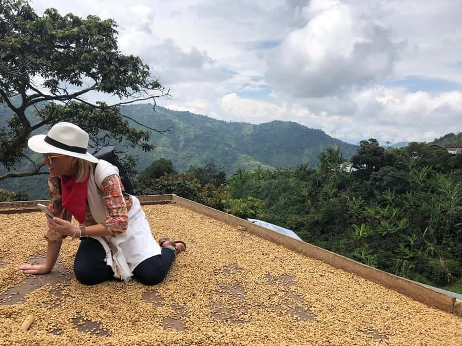From Medellin: Day Trip to a Jardin Coffee Plantation - Exploring the Jardín Coffee Plantation Day Trip