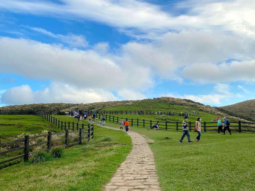 Taipei: Yangmingshan & Beitou Full-Day Tour - Good To Know