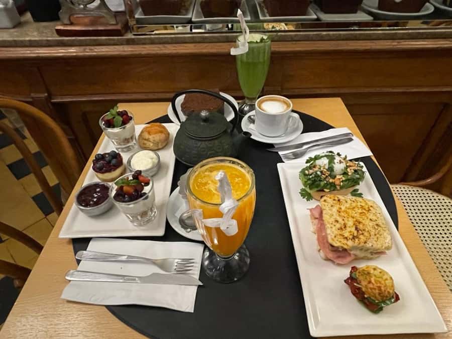 Brunch for 2 at Café Thibon - 85 years of history - FAQ