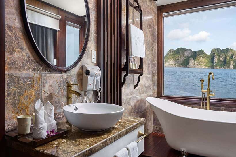 Hanoi: Halong Bay 6 Stars Cruise w/ Private balcony, bathtub - What We Love Most