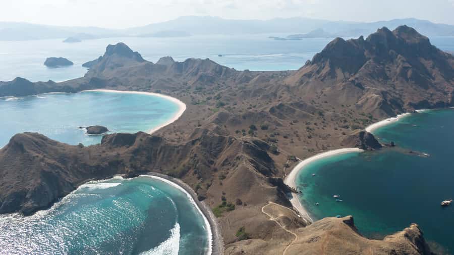 LABUAN BAJO: Komodo Shared Tour With Speed Boat - How the Tour Comes Together