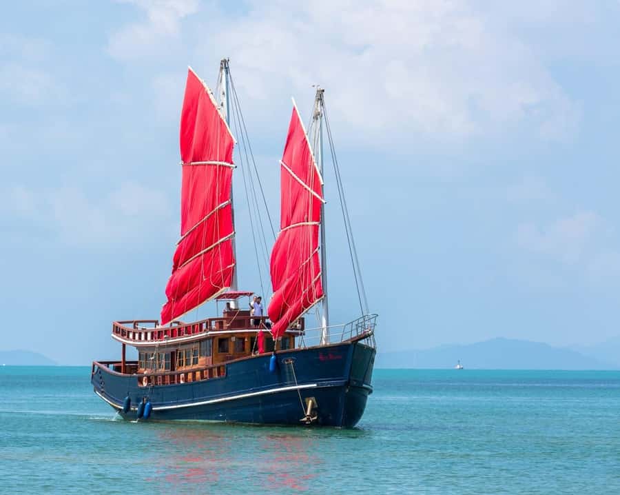 Koh Samui: Red Baron Romantic Sunset Dinner Cruise - Good To Know