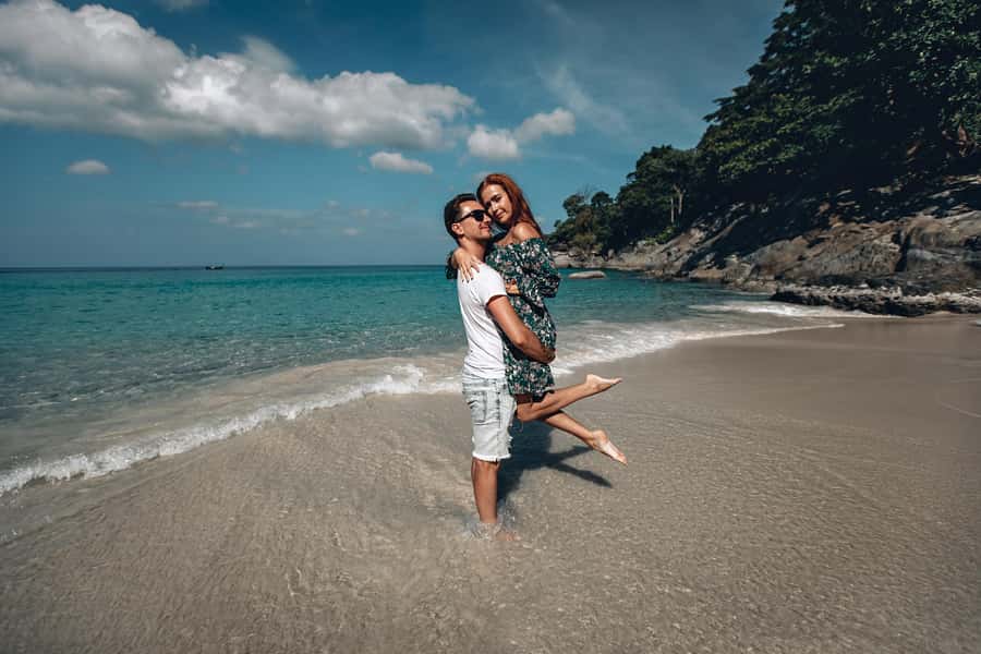 Phuket: couple photoshoot at Surin Beach - The Sum Up