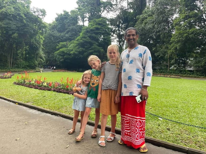 Kandy ; Local Guided City Tour By Lesley - Key Points  