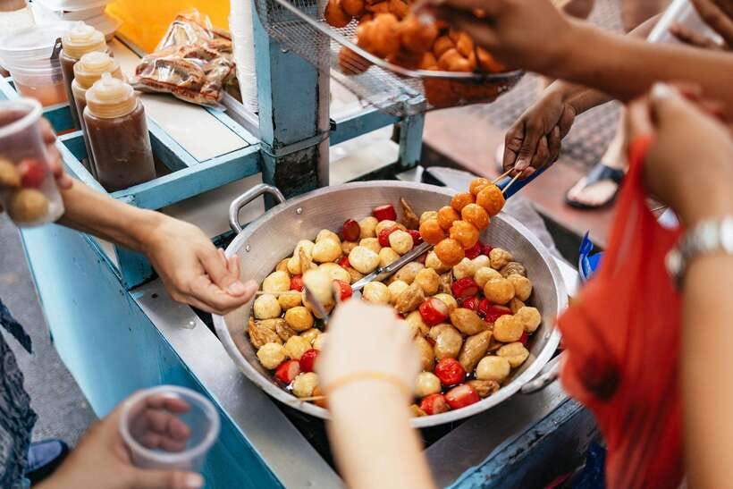 Manila: Street Food and Drinks Walking Tour with Tastings - An In-Depth Look at the Experience