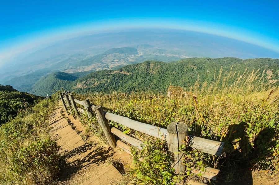 Chiang Mai: Kew Mae Pan Nature Trail & Doi Inthanon Day Trip - Who Should Consider This Tour