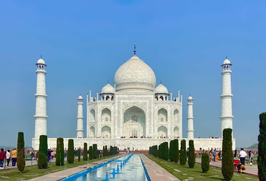 From Delhi: Taj Mahal Day Trip by Fast Train with 5* Lunch - The Taj Mahal: A Must-See Highlight