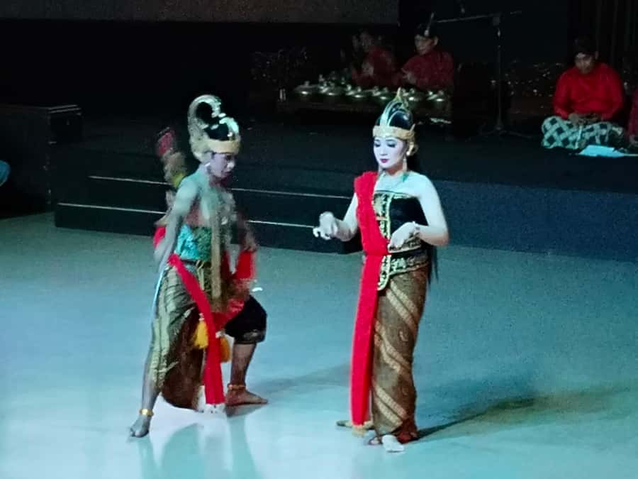 Prambanan sunset & Ramayana Ballet Include Entrance tickets. - Practical Details and Considerations