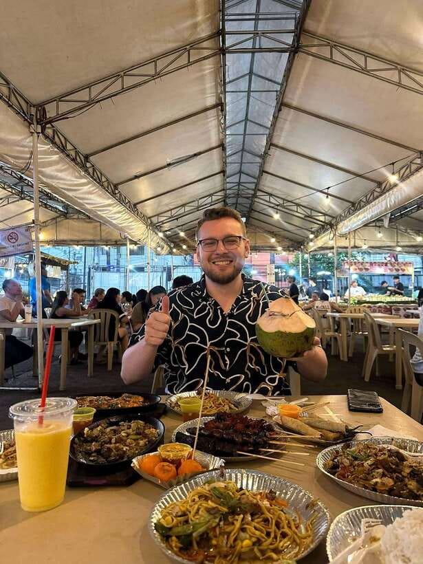 Makati Street food Tour, End with a Rooftop City View - Exploring the Makati Street Food Tour