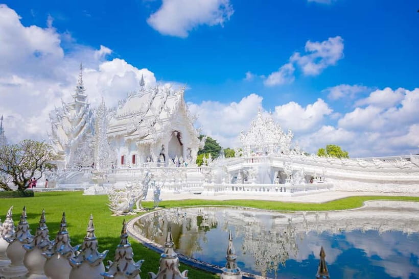 Chiang Mai: White, Black & Blue Temples Day Tour with Lunch - What Youll Love About This Tour