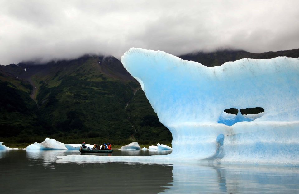 From Girdwood or Anchorage: Spencer Glacier Float & Railroad - The Float: Up Close with Icebergs and Glaciers
