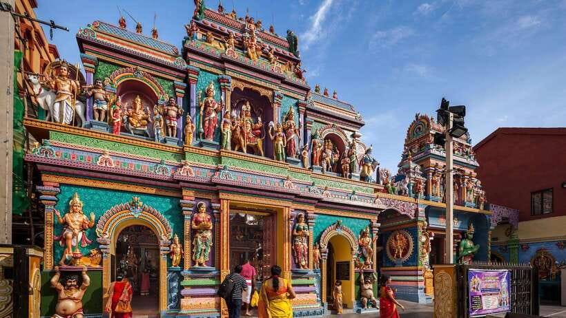 Singapore: Little India, Tekka Centre and Food Tastings Tour - The Spiritual Significance of Sri Veeramakaliamman Temple