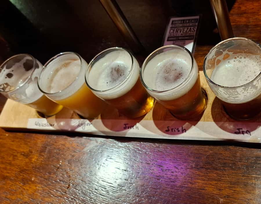 Craft Beer Pub Crawl in Cali - Craft Beer Pub Crawl in Cali: A Flavorful Night Out