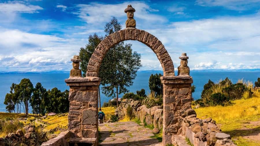 Titicaca lake 2 days/1 night: visit Uros, Taquile & Amantani - Key Points