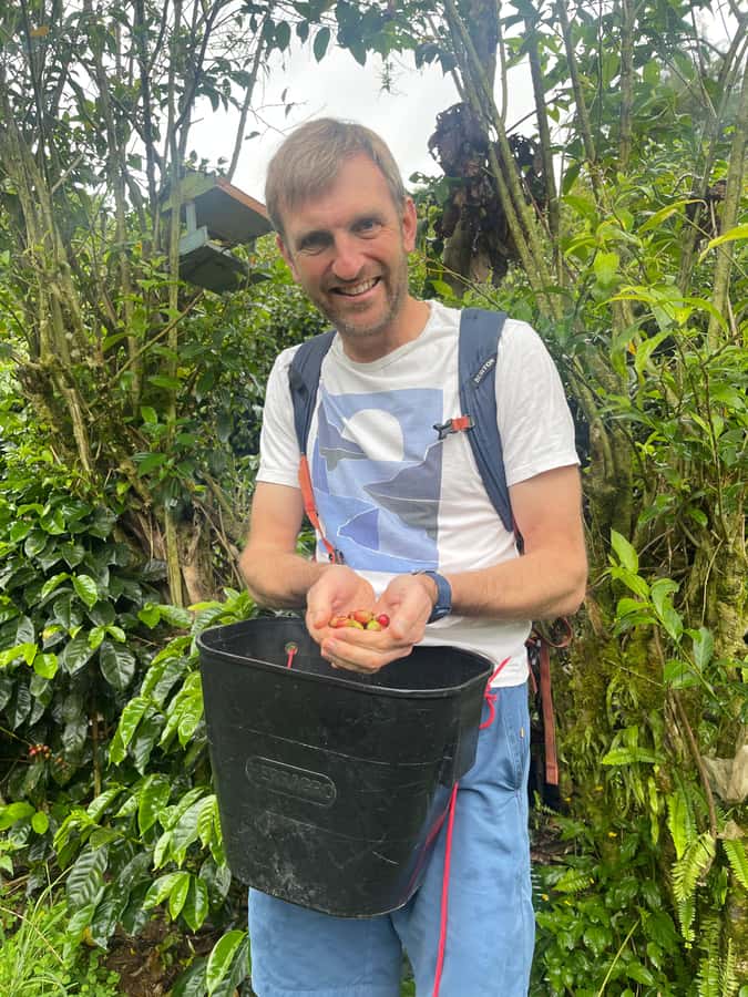 I'm Jessica, and I can't wait to guide you in Guatape - Climbing the Rock of Guatapé: A Scenic Challenge