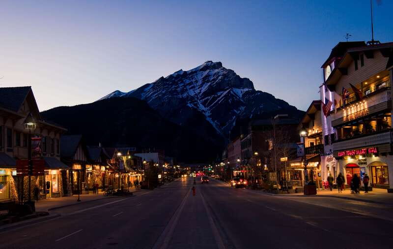 From Calgary: Deep 1 Day Tour in Banff - Considerations
