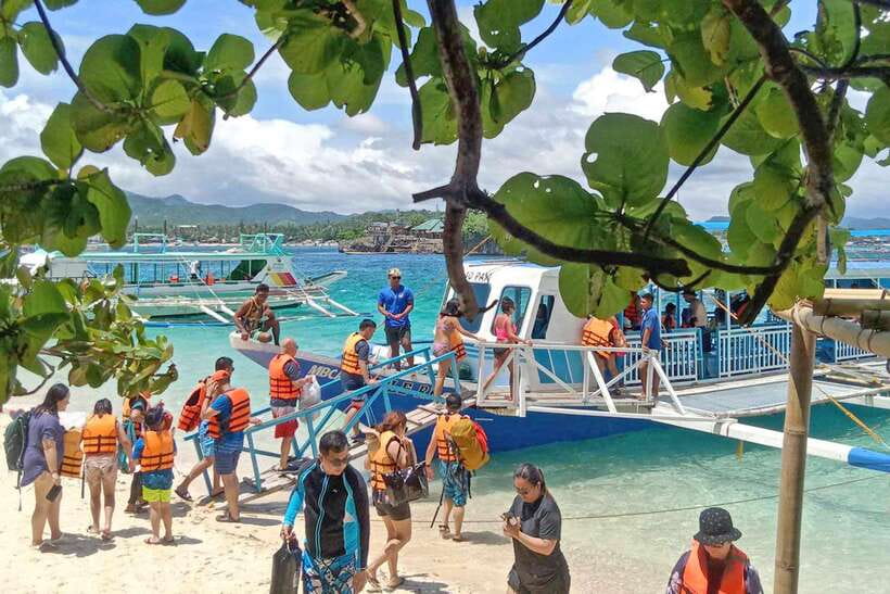 Boracay: Island Hopping Boat Tour with Crystal Cove Entry - What to Expect in Terms of Comfort and Practicalities