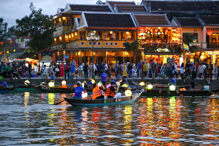 Hoi An Night Boat & Floating Paper Lantern on the Hoai River - Hoi An Night Boat & Floating Paper Lantern on the Hoai River Review