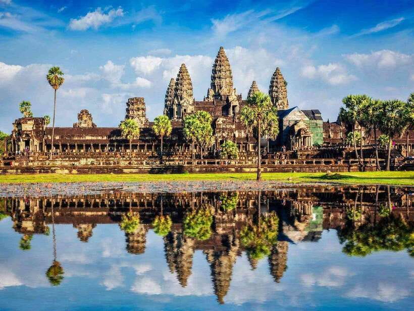 Angkor Wat Small Tour With Private Tuk Tuk - Key Points