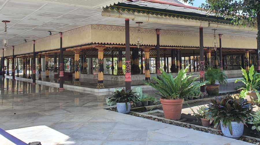 Yogyakarta: Yogyakarta Palace and Taman Sari Tour - Introduction to the Tour Experience