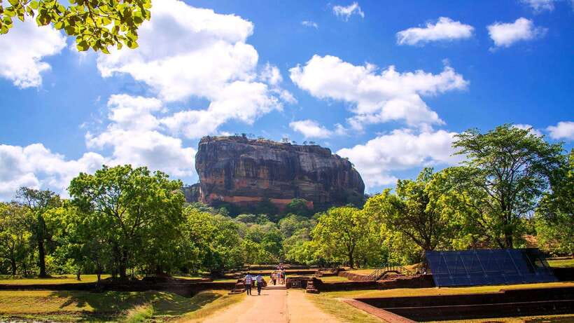 From Kandy: Sigiriya Rock & Dambulla Cave Temple by Car Tour - The Itinerary: What You’ll Experience