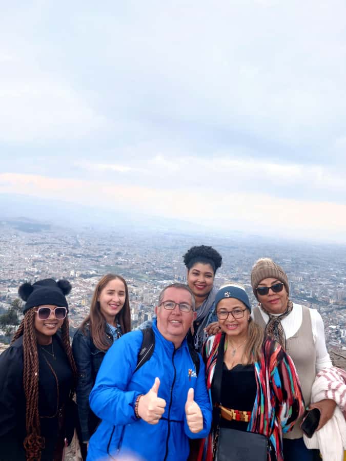 Free Walking Tour Bogotá: Arte, Historia y Café - Central Spots: Parque de los Periodistas and Plaza Santander