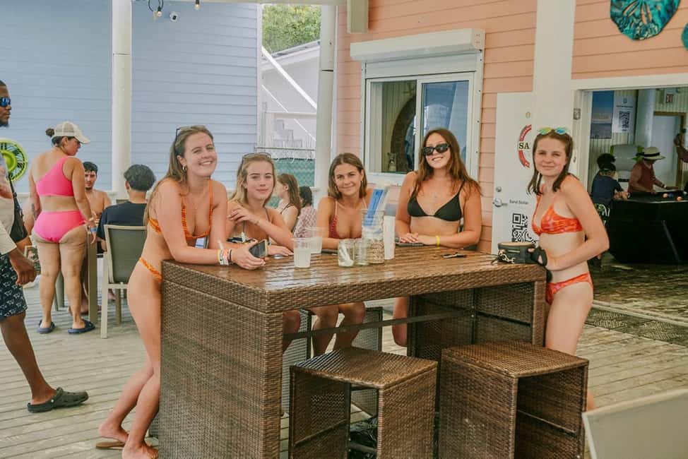 Nassau: ROSE ISLAND PERFECT BEACH DAY GROUP GETAWAY - Transportation, Timing, and Group Size