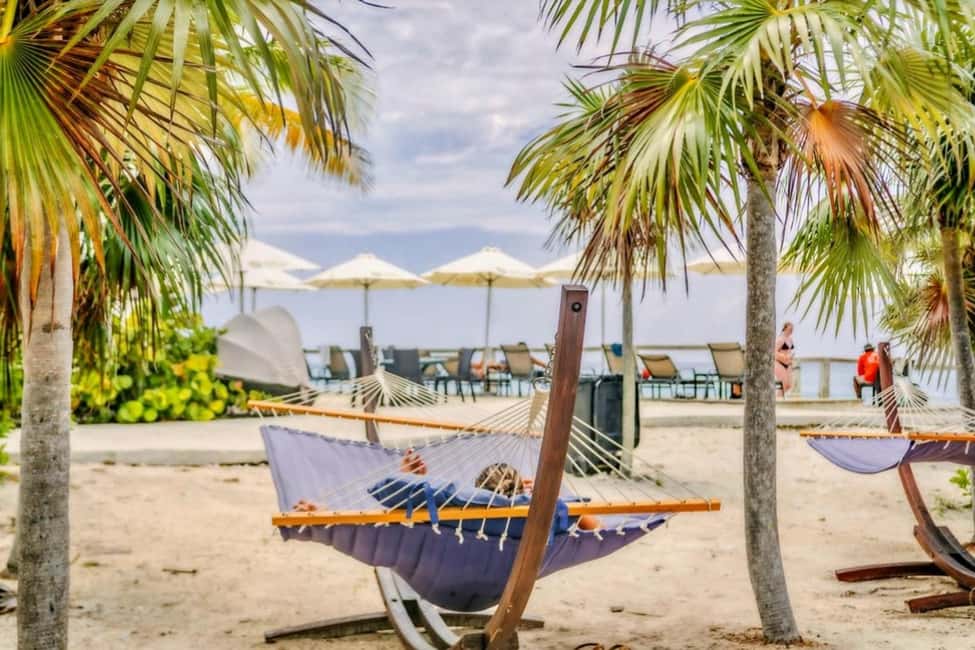 Nassau: ROSE ISLAND PERFECT BEACH DAY GROUP GETAWAY - Key Points