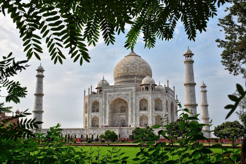 Delhi: Sunrise Taj Mahal and Agra Tour by Car -All Inclusive - Authentic Experiences and Authentic Comfort