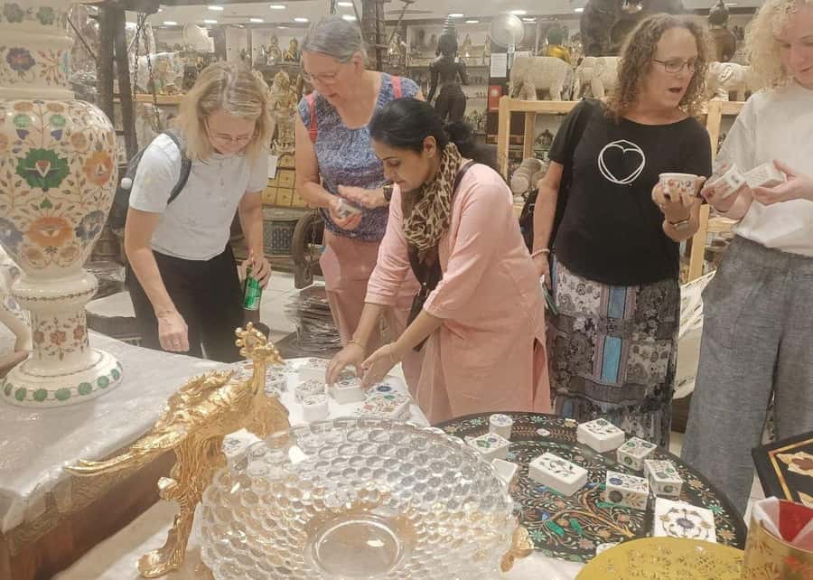 Delhi Shopping Tour with Female Guide & Local Markets - Good To Know