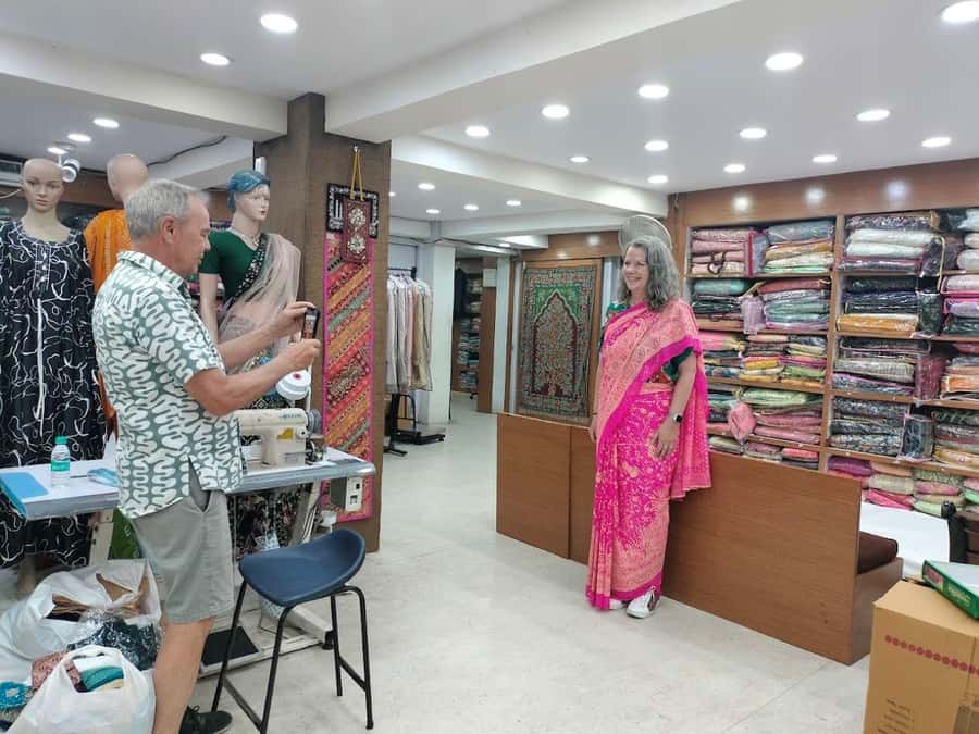 Delhi Shopping Tour with Female Guide & Local Markets - Pricing & Value