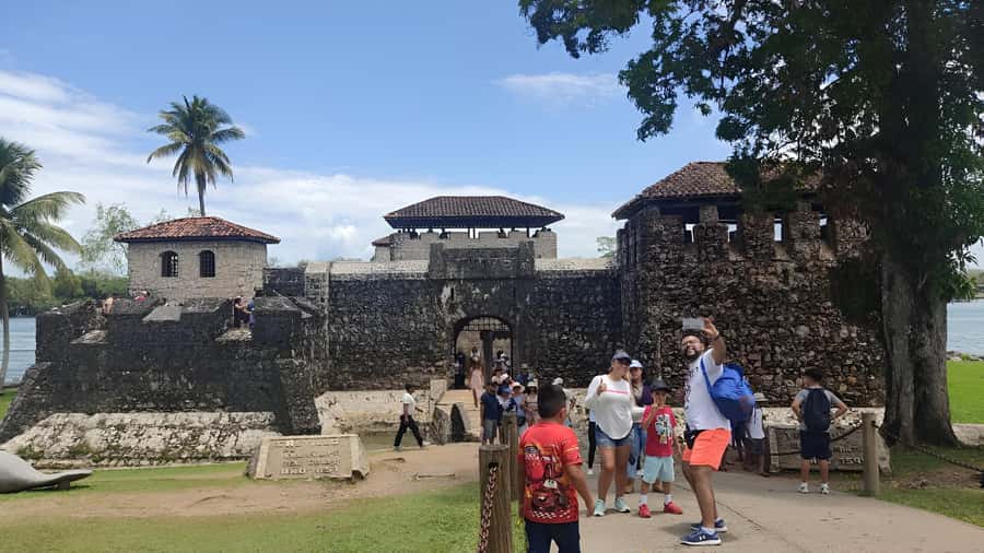 From Guatemala El Castillo de San Felipe in one day. - Key Points