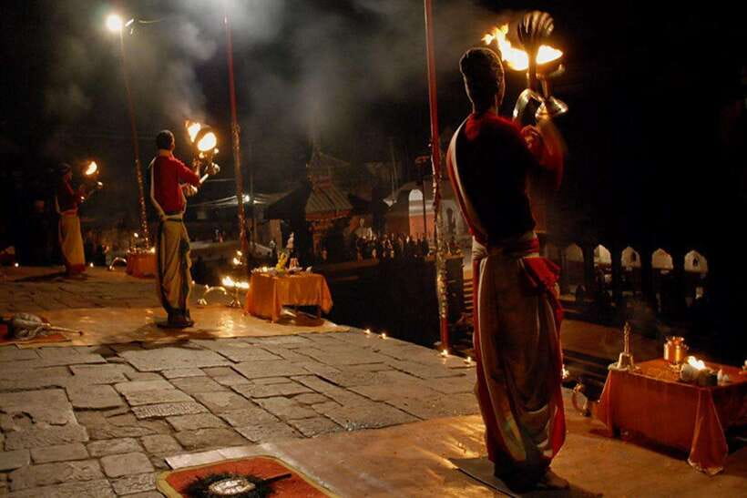 Pashupatinath Aarti Tour - Transportation and Practicalities