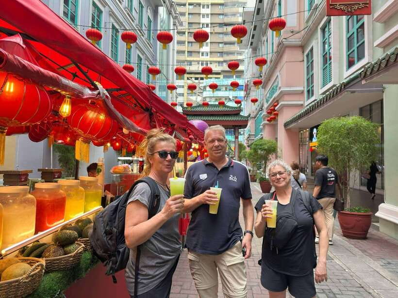 Manila Street Food and Drinks with Tuktuk Experience - The Tuktuk Ride: Moving Through Manila’s Heart