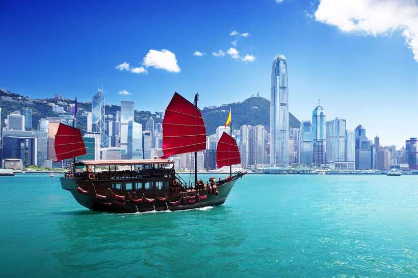 Hong Kong: City Landmarks Tour + Peak Tram Ticket + Lunch - A Deep Dive Into the Experience
