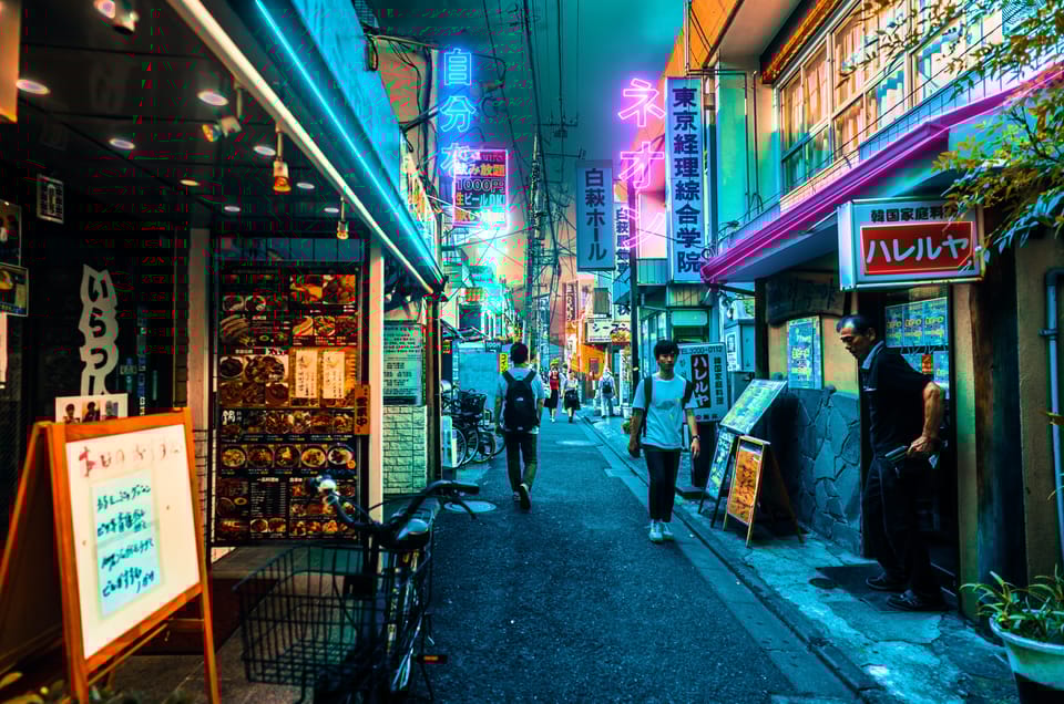 Tokyo Must-See Attractions Private Walking Tour With A Guide - Who Should Consider This Tour?