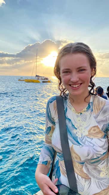 Ricks Cafe and Shopping Private Tour - FAQ