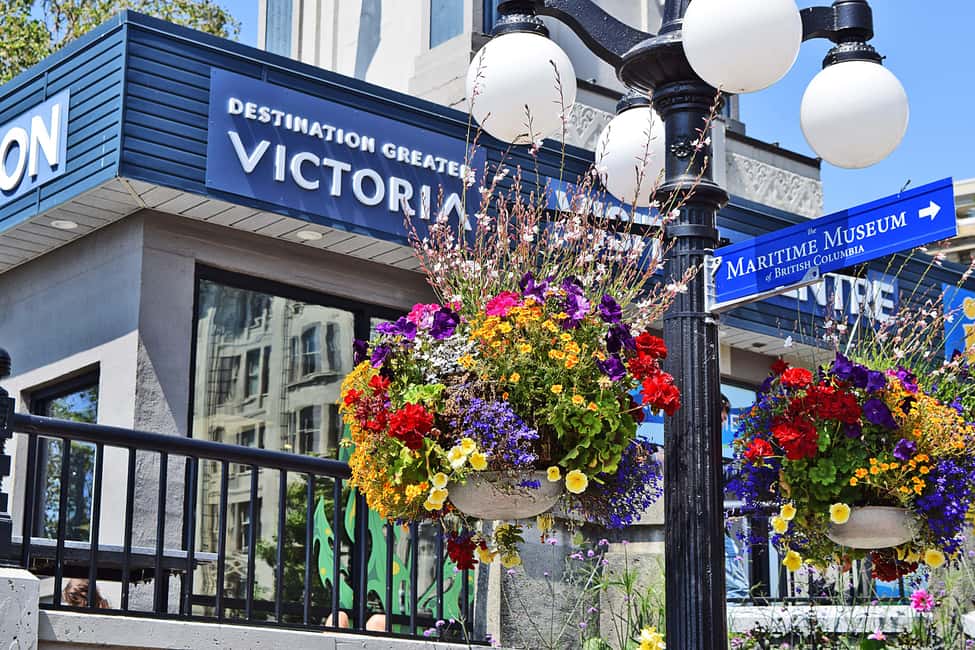 Pickle Pub Crawl: Ferry Rides and Appetizers - Why This Tour Works Well