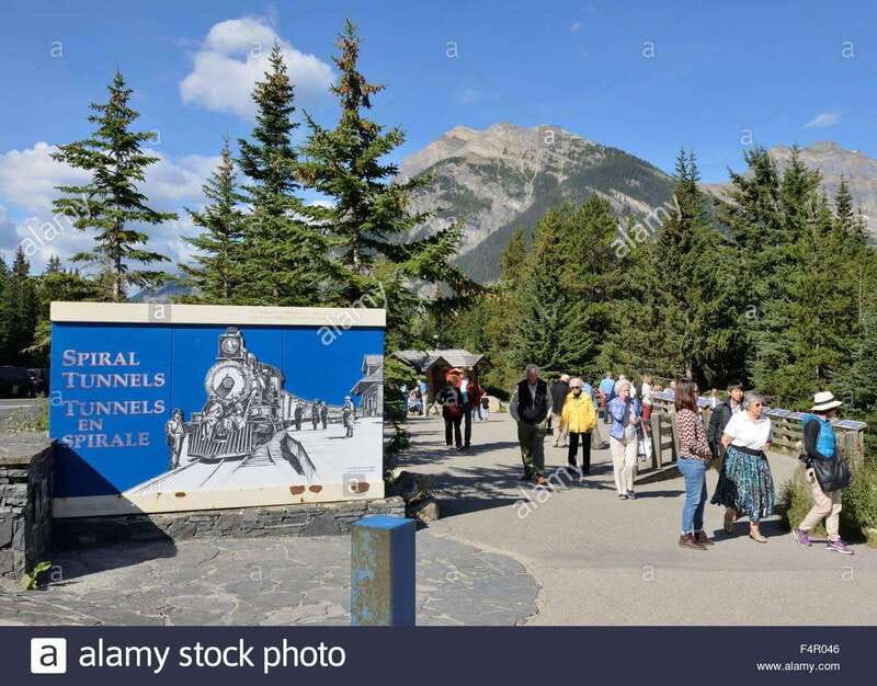 Banff/Calgary: Lake Louise, Moraine Lake and Emerald Lake - A Deep Dive into the Canadian Rockies Tour
