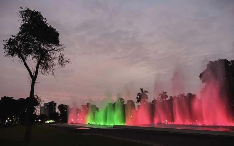 Magic Fountains Park - Light Show & Bohemian Barranco Tour - The Real Value of the Tour