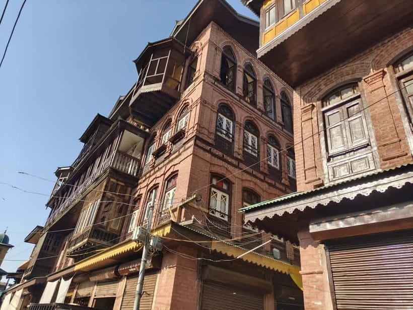 Srinagar: Private Old City and Mughal Gardens Guided Tour - The Practicalities: What to Expect