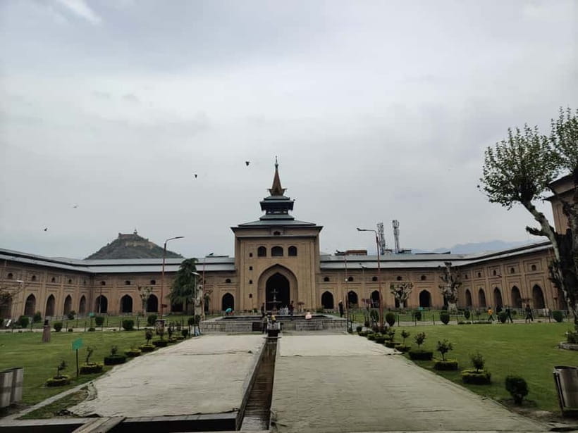 Srinagar: Private Old City and Mughal Gardens Guided Tour - Exploring Srinagar’s Heritage and Gardens