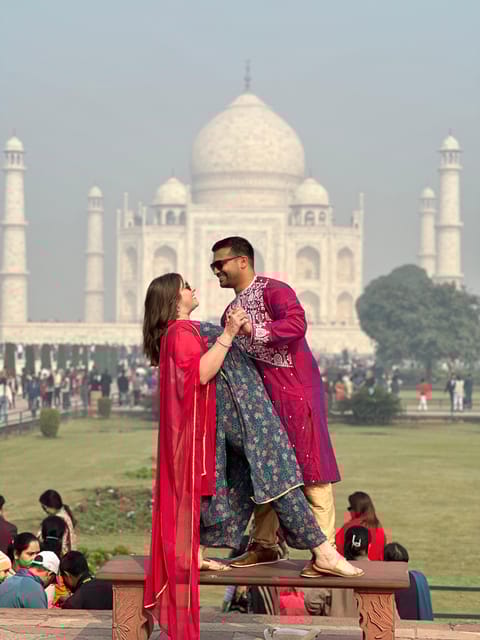 Rent a sari or kurta pajama for Taj Mahal visit & picture - Who Should Consider This Tour?