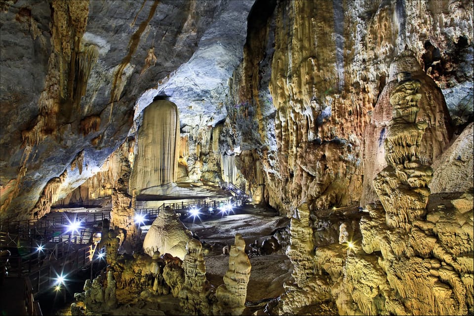 Discovery of amazing Dark cave and Phong Nha cave - Practical Details and Tips