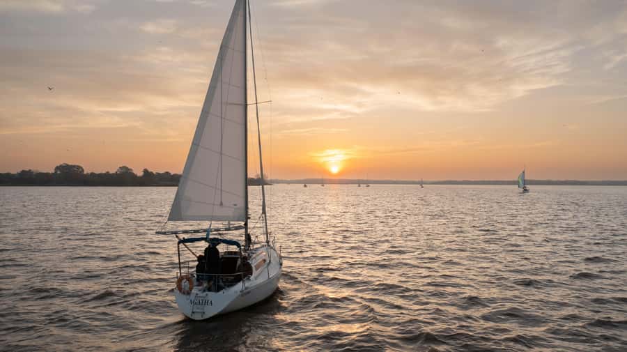 Buenos Aires Sailing Tour at Sunset - Key Points