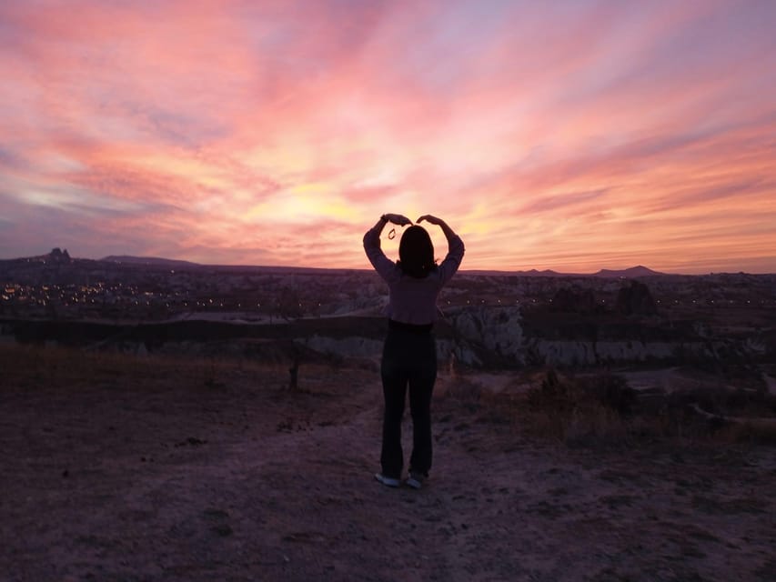 Cappadocia: Sunset Rose Valley Hiking Tour - The Guide Experience